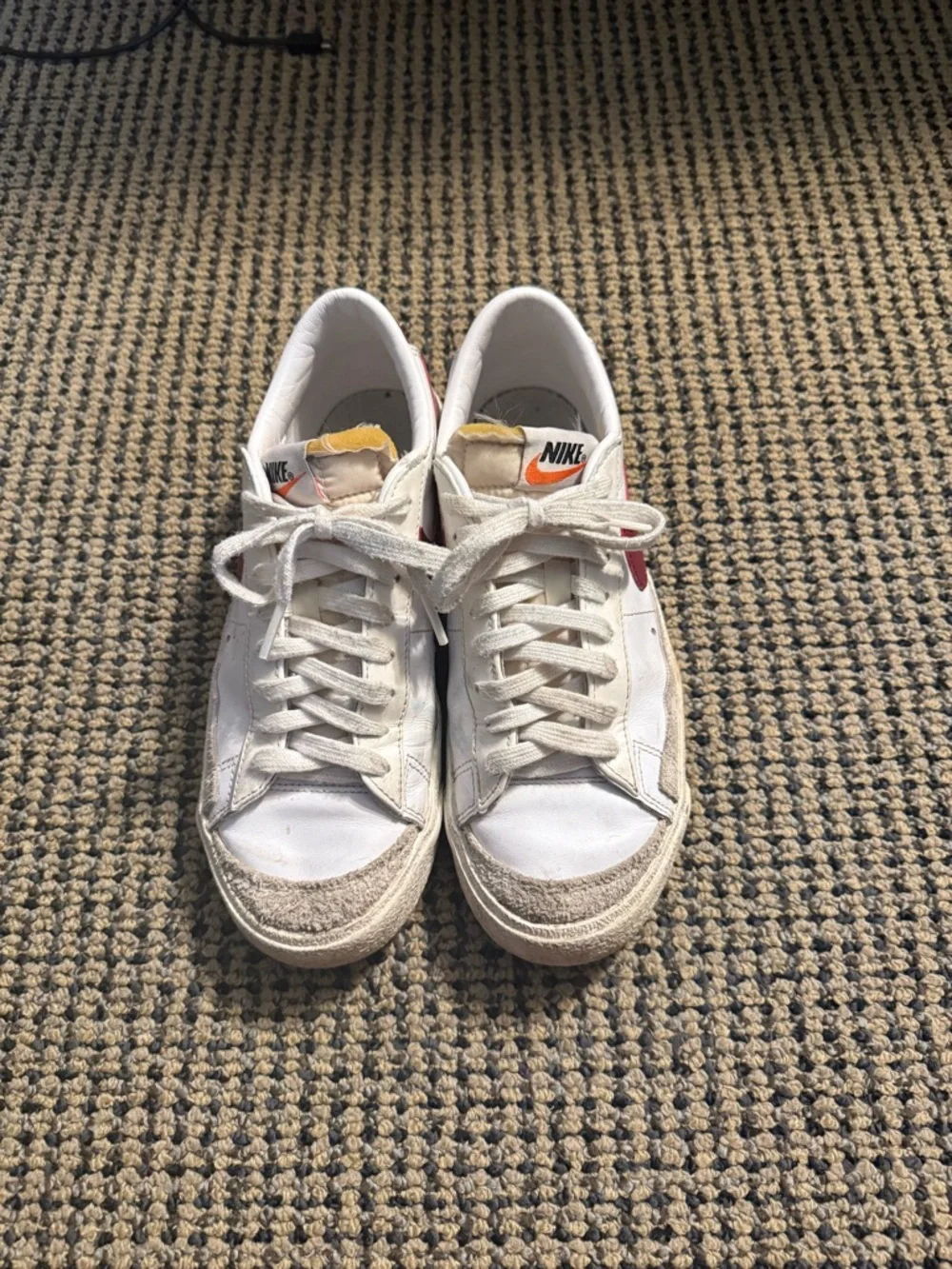 Nike Blazers Low-Top Red Swoosh - Picture 2 of 6